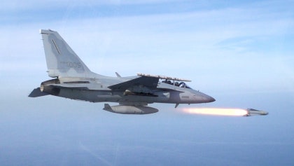 FA-50 전투기, 공대지 미사일 AGM-65G(매버릭) 발사 : 네이버 블로그