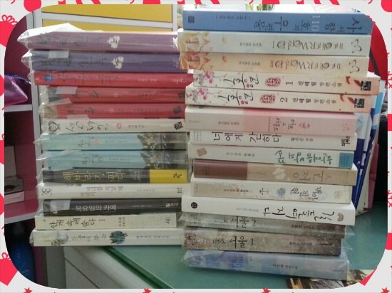 어제 도착한 로맨스 소설책들... 어제 도착한 로맨스 소설책들...