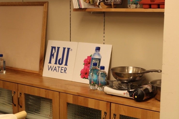 [Mission] Best Photo with Fiji water! (1)