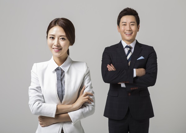  치아미백 받고 환한 미소를! 찾으세요.
