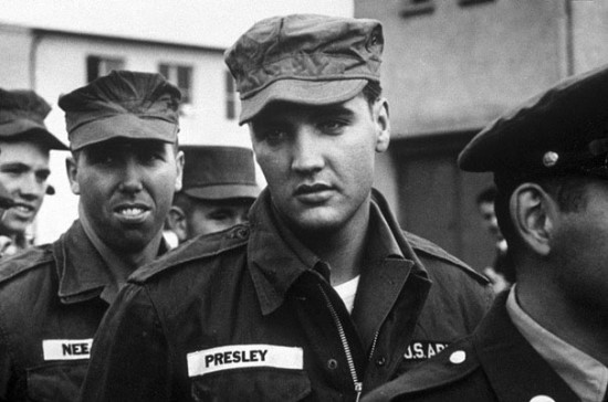 Elvis Presley - Can't Help Falling In Love (Live) Elvis Presley - Can't Help Falling In Love (Live)