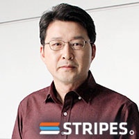 [CELEBRITY] 신동욱 앵커, 스트라입스 셔츠로 중후한 멋을 더하다 ; 와인 플란넬 솔리드