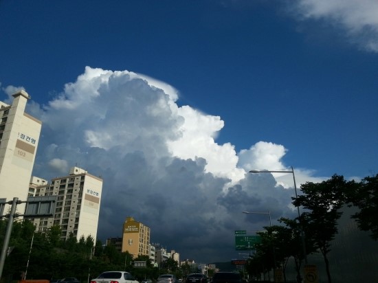 송파구 문정동 하늘에 있는 멋진 구름사진