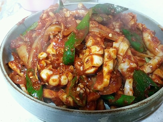  눈물 쏙 빼는 맛있는 오징어볶음..