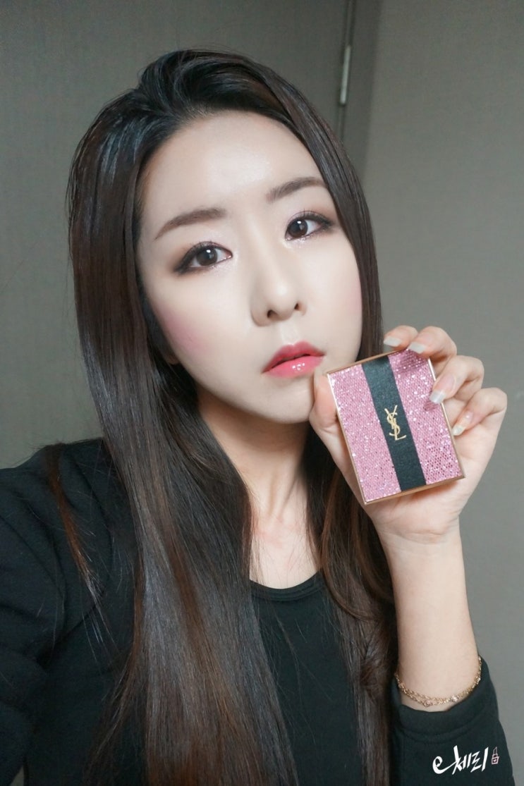  한예슬 스모키! 핑크브라운 스프링 메이크업 with 입생로랑 오일틴트