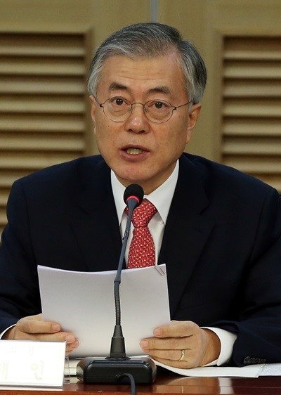 지지율, 박지원과 4배 격차로 1위… 최고위원은 <b>정청래 독주</b>