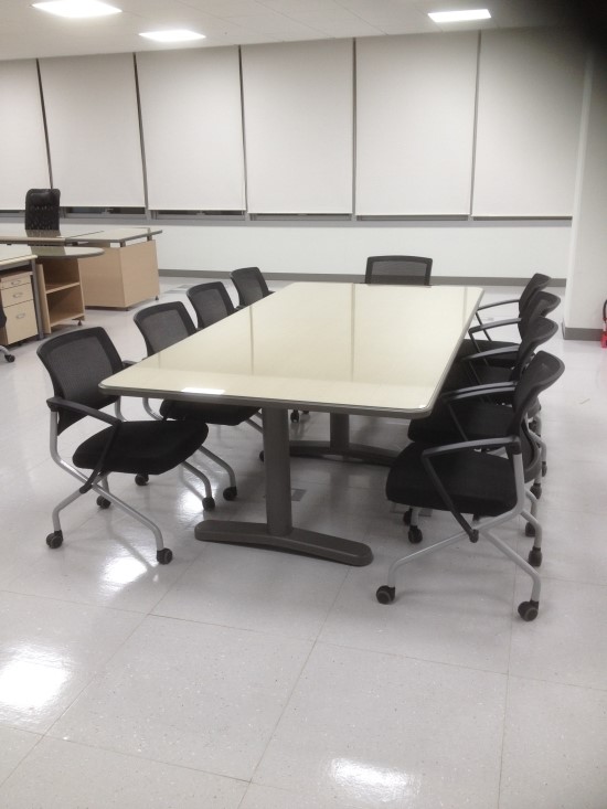 회의용 테이블 및 회의용 의자