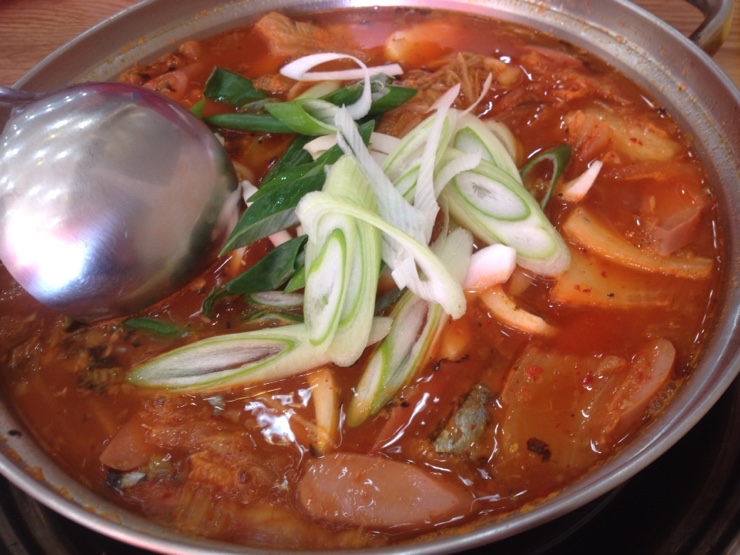  관평동 한씨네 찌개마을 꽁치김치찌개