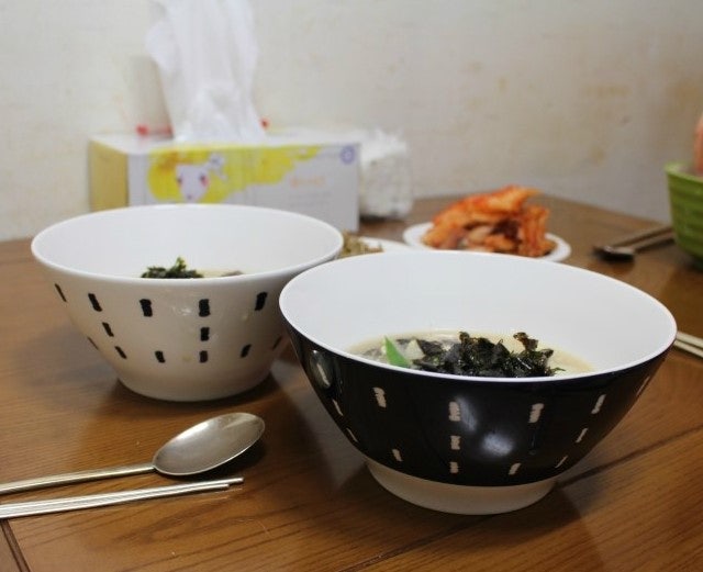 예쁜 다용도 도자기 면기, 밀양본차이나 아일랜드 디자인 떡국기 다양하게 활용해봤어요.