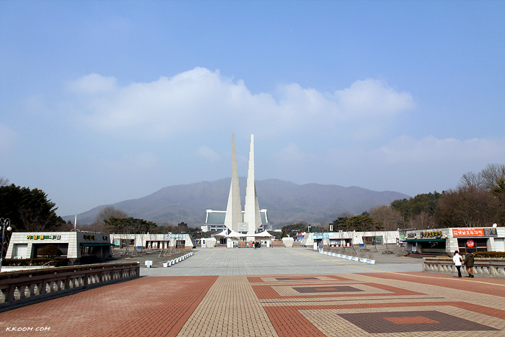 천안 독립기념관, 아산 지중해마을