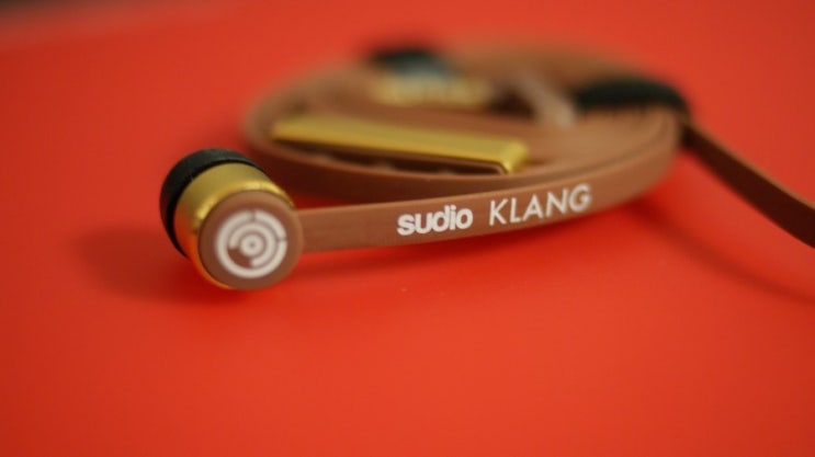 디자인에 소리를 더하다 ! 수디오 클랑(sudio KLANG) 이어폰 사용기 입니다.