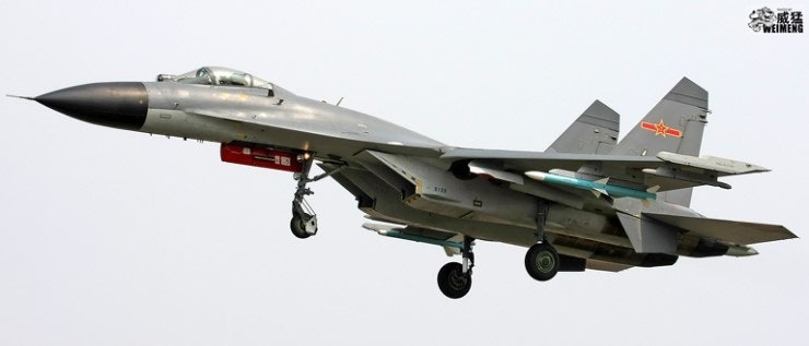 (BGM) Su-27를 완벽하게 카피시킨 전투기(...) Shenyang Aircraft (선양 항공)사 J-11 제공 전투기