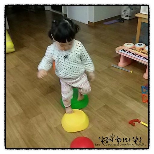트니트니 징검다리 교구 : 잘 가지고 놀아요^^ 트니트니 징검다리 교구 : 잘 가지고 놀아요^^