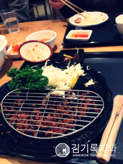 수원탑프라자 김기록치과, 점심 '홍익돈까스' 매탄점