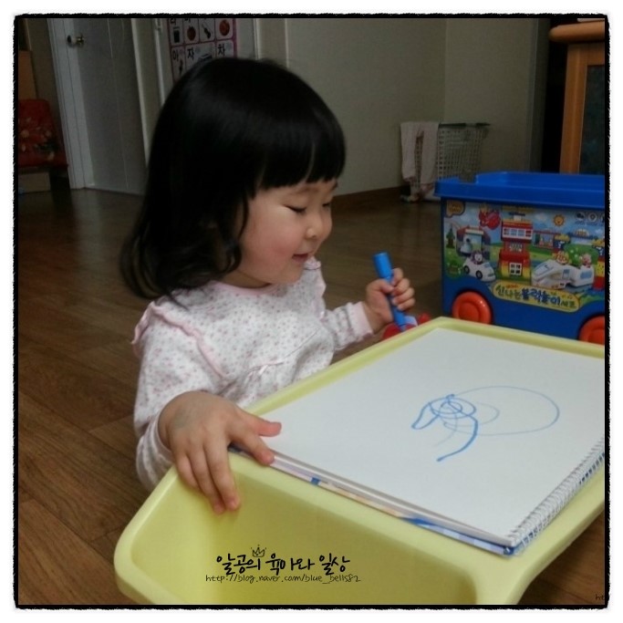 달이와 크레파스 놀이^^ 달이와 크레파스 놀이^^