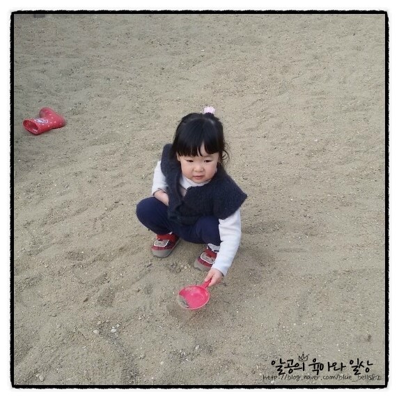 생후25개월 : 모래 만지기 싫어하는 달이ㅋㅋ 생후25개월 : 모래 만지기 싫어하는 달이ㅋㅋ