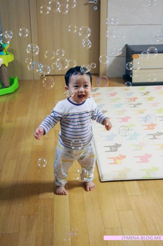  +400) 기는 모습이 그리운 요즘. 그리고 비누방울은 언제나 옳다.