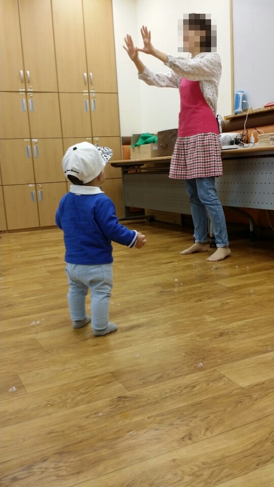  10개월 아들 이마트 문화센터 비눗방울 놀이