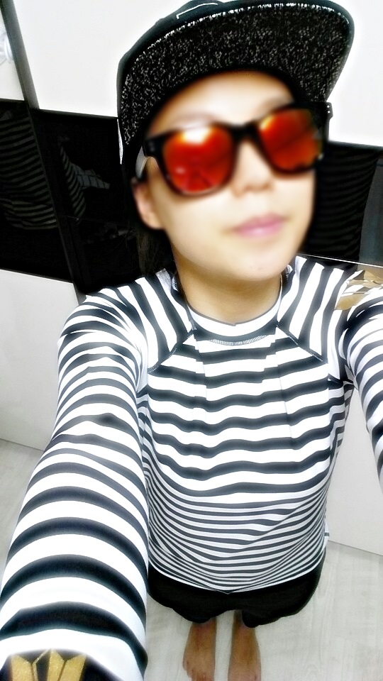  깔끔한 디자인 커플레쉬가드로 여행준비완료!!