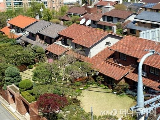 전지현 <b>삼성동 주택</b> 75억 매입- 송혜교, <b>김남주</b> 이웃사촌