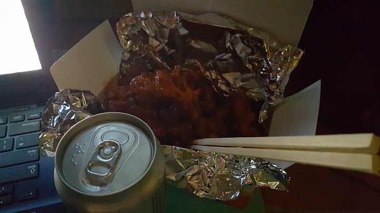 주말저녁은 삿뽀로맥주와 양념치킨 @(먹는건)24시간이 모자라 주말저녁은 삿뽀로맥주와 양념치킨 @(먹는건)24시간이 모자라