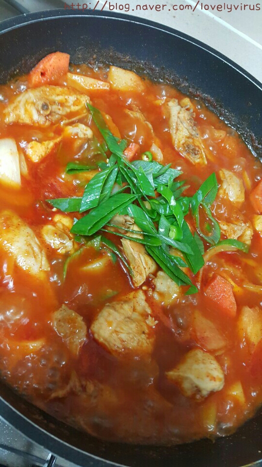  초보자도 하는 간단하면서도 완전 맛있는 닭볶음탕