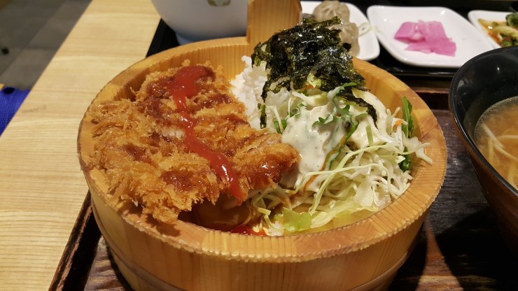  현대백화점 천호점 푸드코트