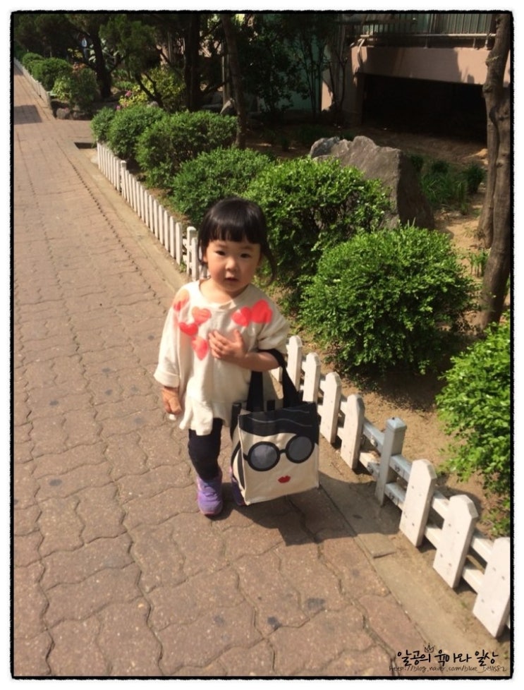 생후28개월 : 나비야나비야 동요 부르는 모습^^ 생후28개월 : 나비야나비야 동요 부르는 모습^^