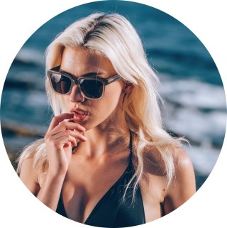  빈지노 여자친구 스테파니미초바 선글라스는 아일랜드서프