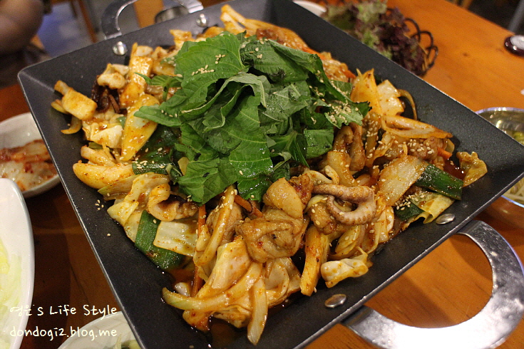  닭갈비와 주꾸미의 신나는 만남, 평촌 신난닭