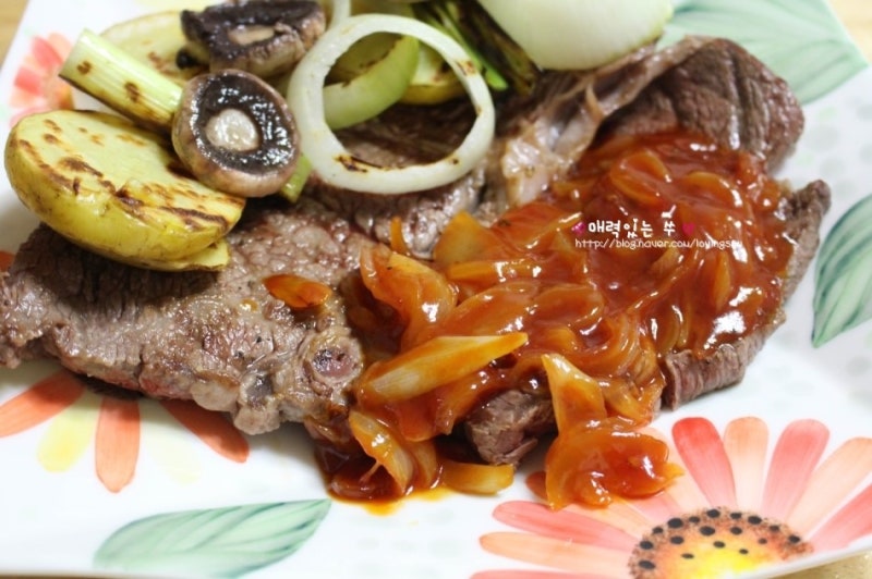 스테이크 만들기 롯지 그릴팬이라 맛이 다르네