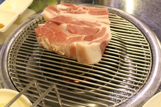  [제주] '돈사돈' - 근고기 연탄구이 맛집 / 이호테우해변 산책