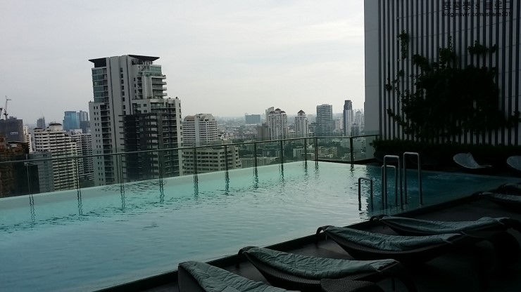힐튼 스쿰빗 방콕 호텔 수영장, 조식(Hilton Sukhumvit Bangkok)