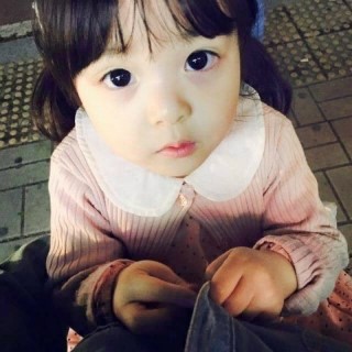  숨겨왔던 제 딸을 소개합니다! :) 