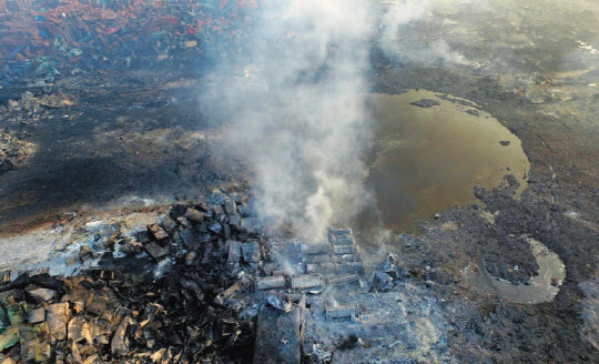 中톈진항 폭발사고…”공기도 독극물에 오염” 공식확인