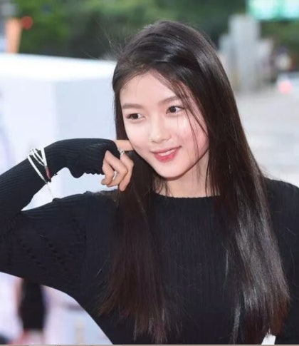 갈색 생머리를 가진 연예인