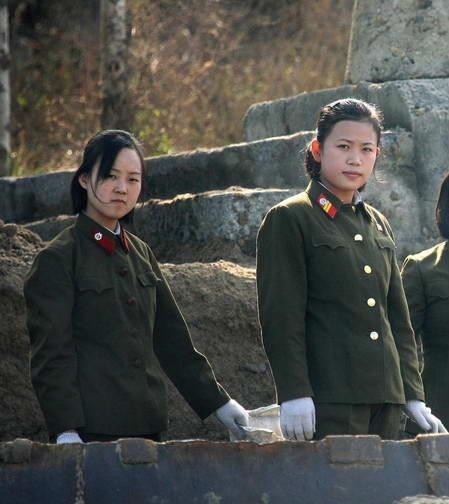 북한 여군들