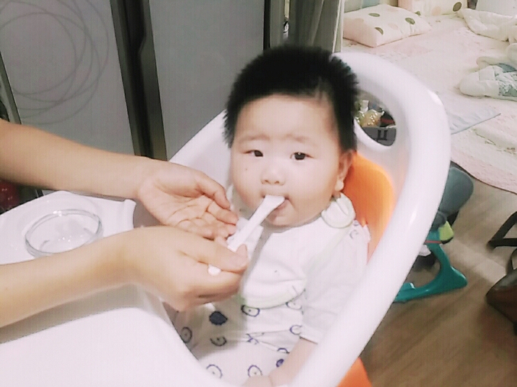 우리 도윤이 이유식 시작했어요. ^^ 우리 도윤이 이유식 시작했어요. ^^
