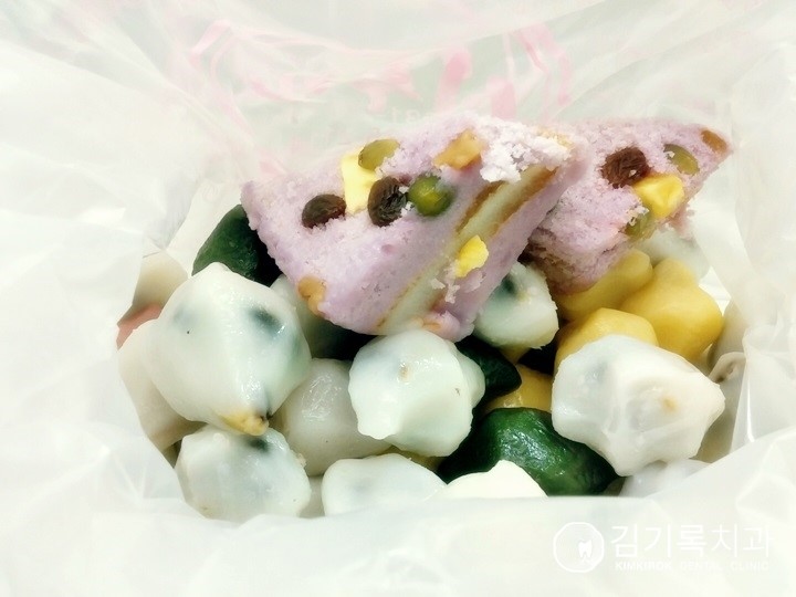 영통임플란트 김기록치과, 임플란트 치료환자분, 진료후 선물까지