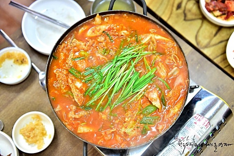 푸짐한 순한우 돌곱창 이미지