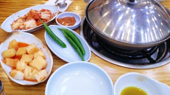  <먹는얘기> 저녁은 집앞에서 감자탕 먹었습니다. ㅎ