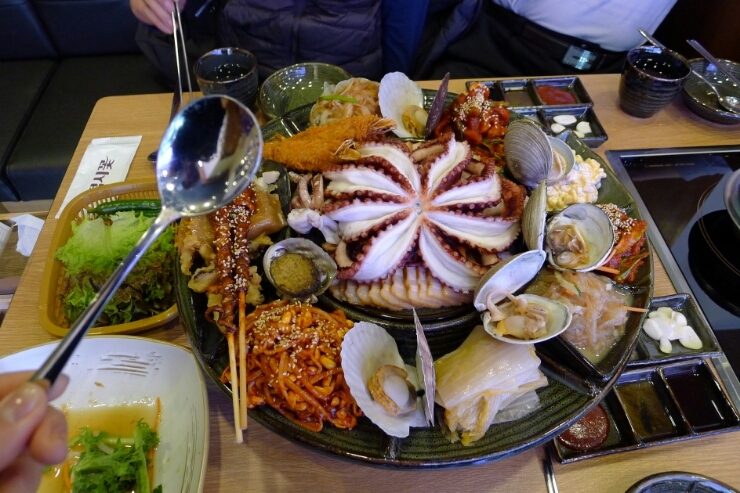  [접시꽃보쌈] 접시꽃보쌈황제해물문어보쌈 안양평촌점