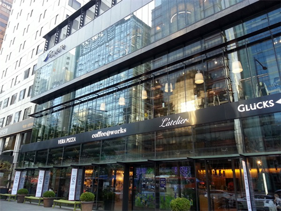  주말에 오랜만에 동창들과 만나서 강남spc스퀘어 에 다녀왔습니다