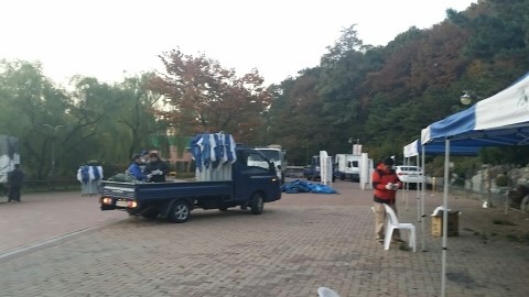  몽골텐트 현수막 제작및설치를 해드렸습니다