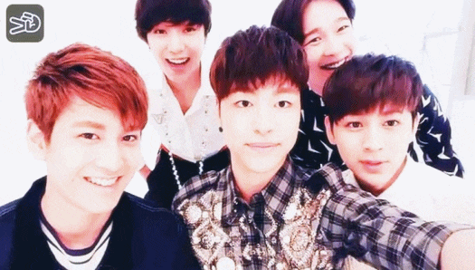 아이콘 비아이,김진환,바비,송윤형,구준회,김동혁,정찬우 움짤 이미지