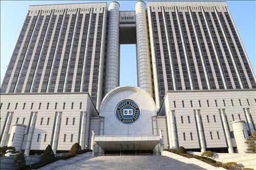 법원 "포트홀 피하다 교통사고....지자체도 배상책임 - 과실비율 25% 법원 "포트홀 피하다 교통사고....지자체도 배상책임 - 과실비율 25%