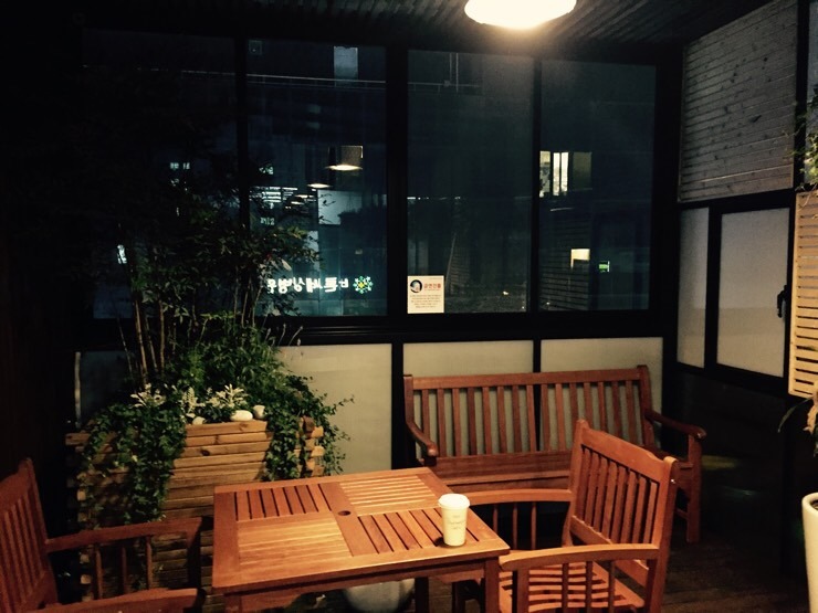  병원 옥상 작은 쉼터