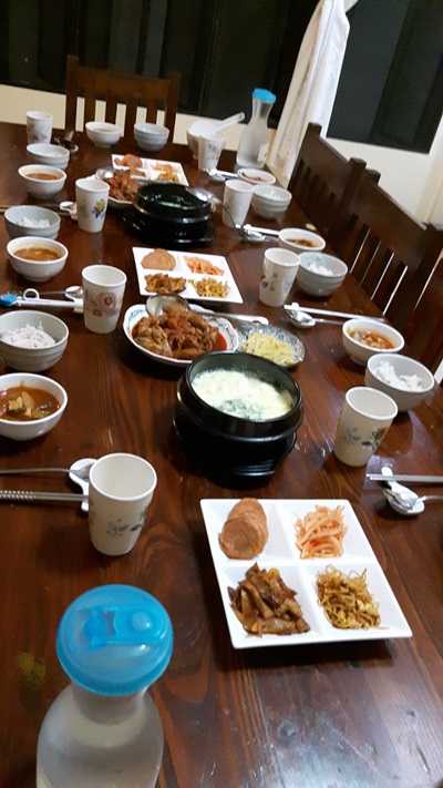  저녁식사는 김치찌개~