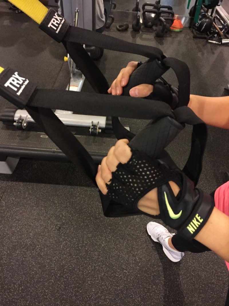 스쿼트로 무릎아픈 사람을 위한 TRX : 네이버 블로그