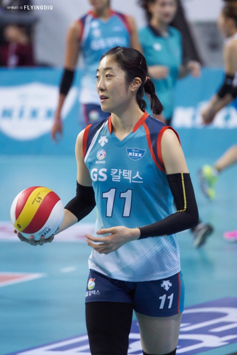 고등학생,대학농구를 한번도 해보지 않았지만 한번 해보고 싶은 사람으로 대학농구 훈련 5일차 솔직히 왜 안돼? coachbeckett  함께한 이번 트레이닝 세션에서 버킷을 샀다. 15살 이후로 여자공으로 슈팅은 처음이었지만 기분은 좋았다. 곧 전체 운동이 시작됩니다., image size:800x1199